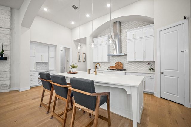 220 Lookout Ridge Drive, Montgomery, TX 77316