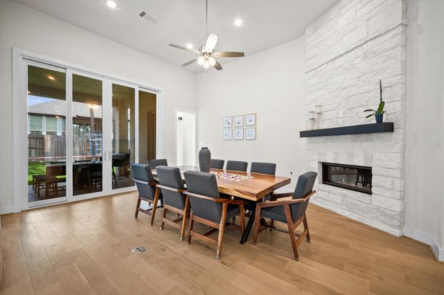 220 Lookout Ridge Drive, Montgomery, TX 77316