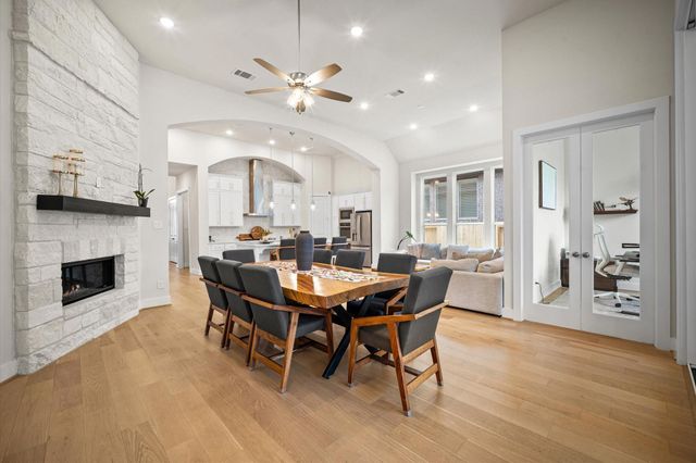 220 Lookout Ridge Drive, Montgomery, TX 77316