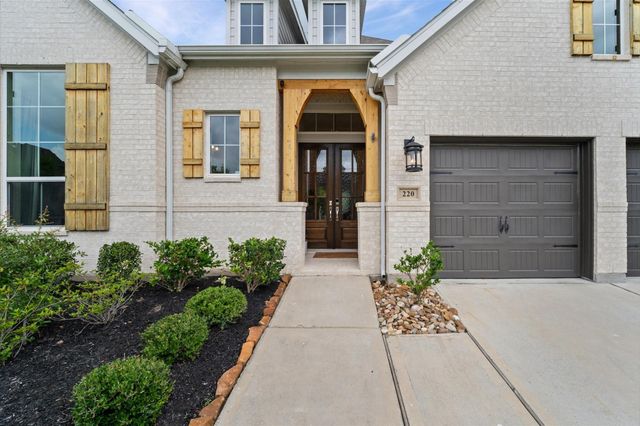 220 Lookout Ridge Drive, Montgomery, TX 77316