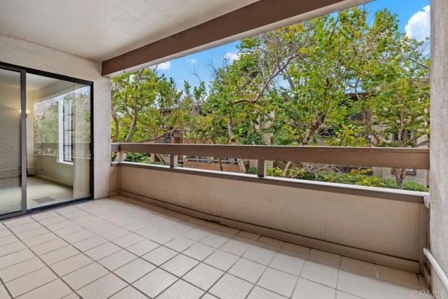 8870 Villa La Jolla Drive 213, La Jolla, CA 92037