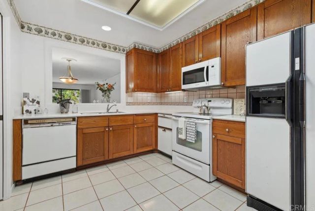 8870 Villa La Jolla Drive 213, La Jolla, CA 92037
