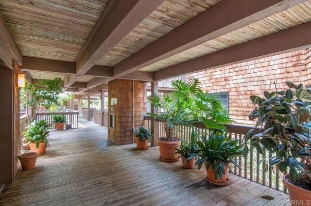 8870 Villa La Jolla Drive 213, La Jolla, CA 92037