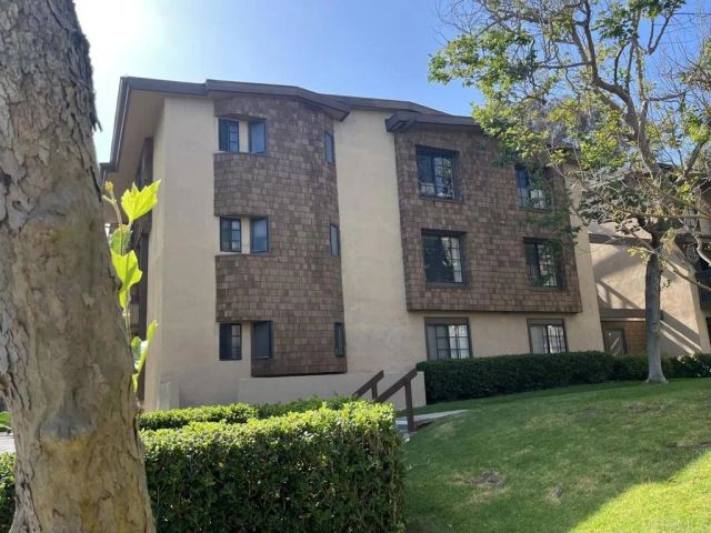 8870 Villa La Jolla Drive 213, La Jolla, CA 92037