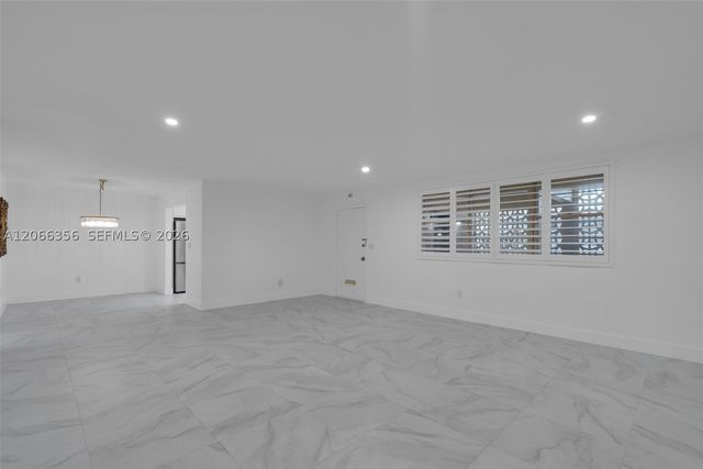 11960 NE 19th Dr 15, North Miami, FL 33181