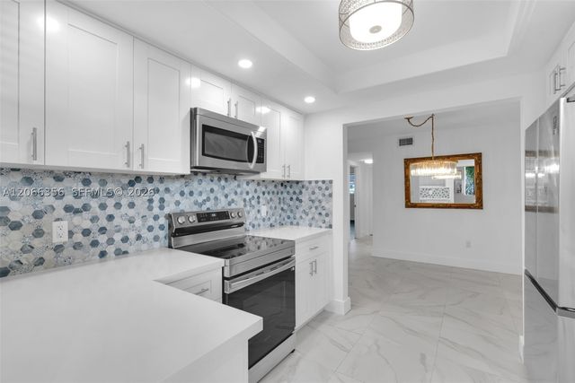 11960 NE 19th Dr 15, North Miami, FL 33181