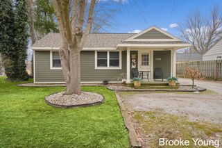 17288 W Spring Lake Road, Ferrysburg City, MI 49456