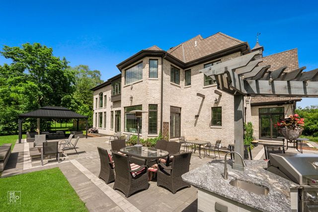 6270 S Garfield Avenue, Burr Ridge, IL 60527