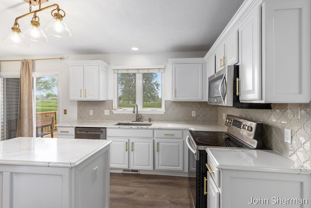 6939 Dale Hollow Drive, Caledonia, MI 49316