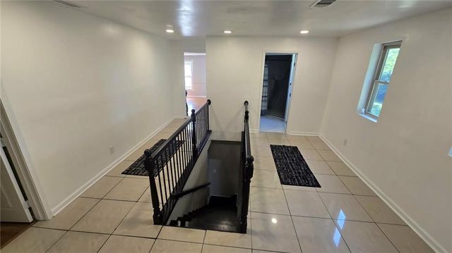 2669 Knoll Road SE, Smyrna, GA 30080