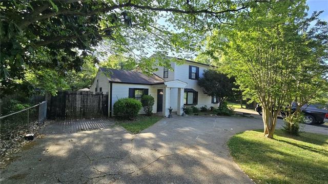 2669 Knoll Road SE, Smyrna, GA 30080