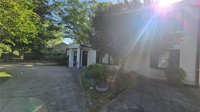 2669 Knoll Road SE, Smyrna, GA 30080