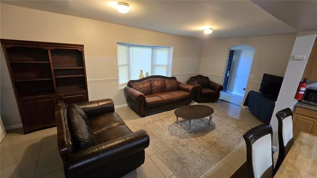 2669 Knoll Road SE, Smyrna, GA 30080