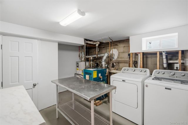 319 N Fulton Avenue, Lindenhurst, NY 11757