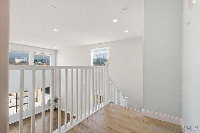 1513 Avila Ln, Vista, CA 92083