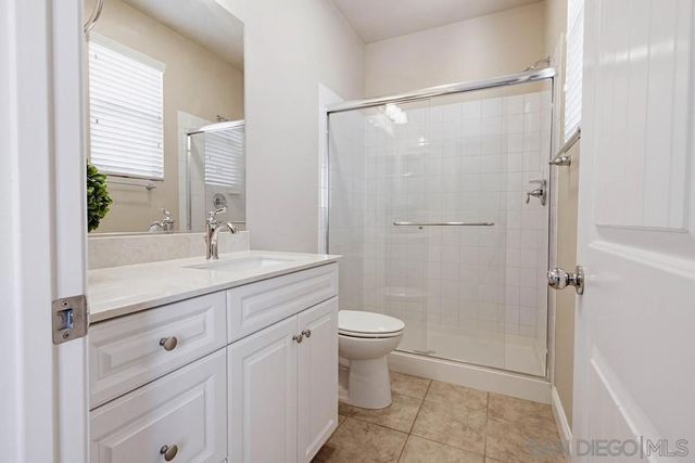 1513 Avila Ln, Vista, CA 92083