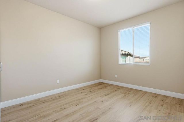 1513 Avila Ln, Vista, CA 92083