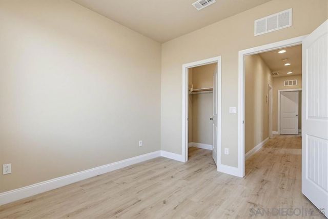 1513 Avila Ln, Vista, CA 92083