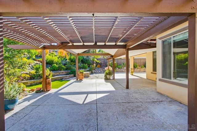 1513 Avila Ln, Vista, CA 92083