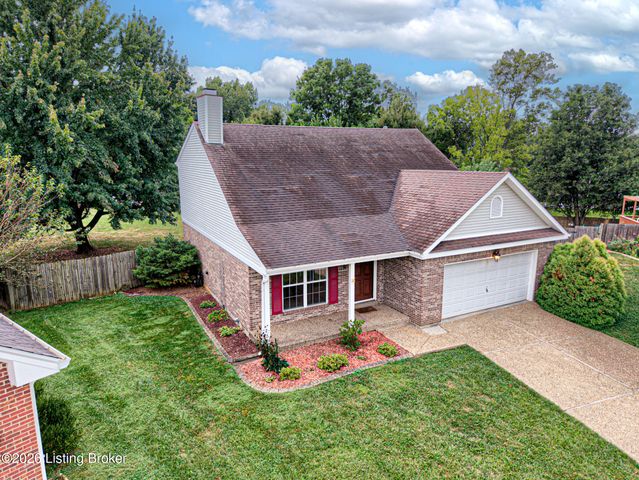 4823 Oak Pointe Dr, Louisville, KY 40245
