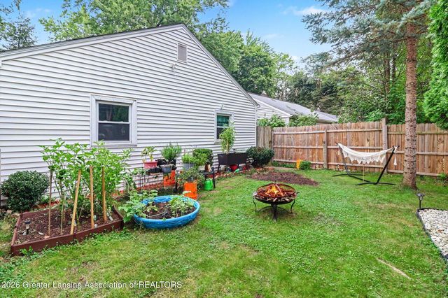 2715 Marion Avenue, Lansing, MI 48910