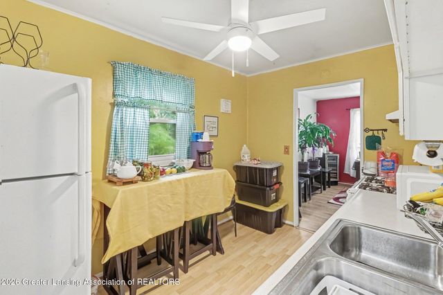 2715 Marion Avenue, Lansing, MI 48910