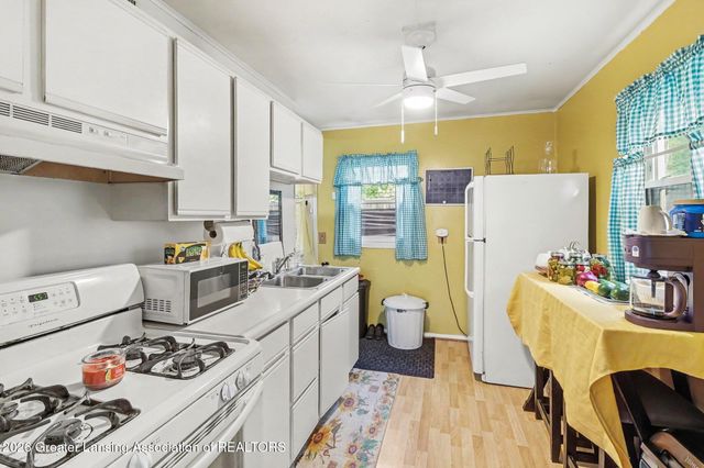 2715 Marion Avenue, Lansing, MI 48910