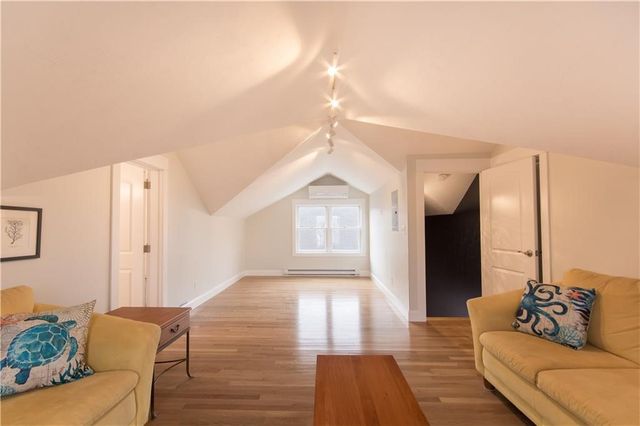 72 Thames Street 2, Bristol, RI 02809