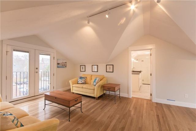 72 Thames Street 2, Bristol, RI 02809