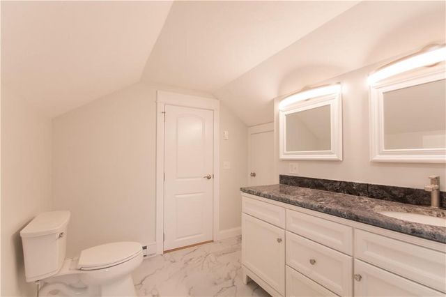72 Thames Street 2, Bristol, RI 02809