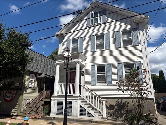 72 Thames Street 2, Bristol, RI 02809