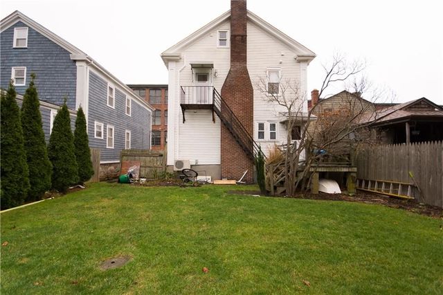 72 Thames Street 2, Bristol, RI 02809