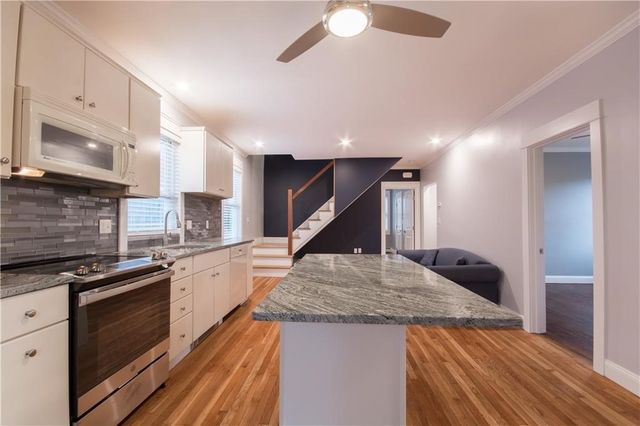72 Thames Street 2, Bristol, RI 02809