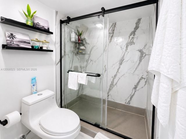 300 Bayview Dr PH11, Sunny Isles Beach, FL 33160