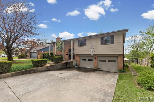 7719 Myrtlewood Drive, Belleville, IL 62223
