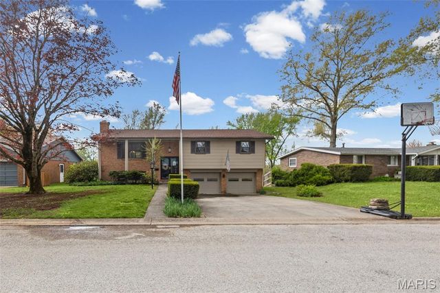 7719 Myrtlewood Drive, Belleville, IL 62223