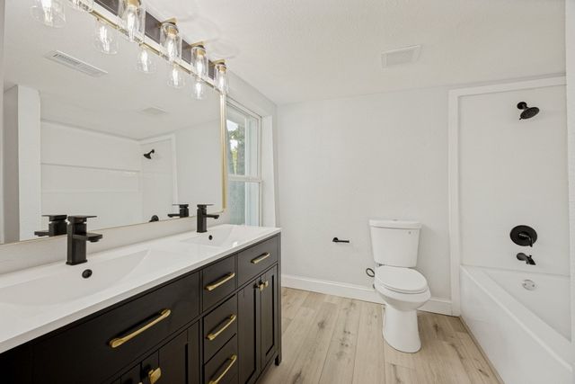 1023 Oak Drive, Denison, TX 75020