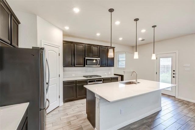 332 Zuma DR, Liberty Hill, TX 78642