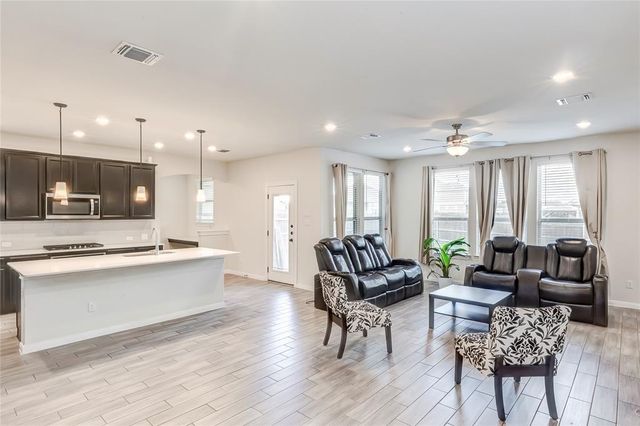 332 Zuma DR, Liberty Hill, TX 78642