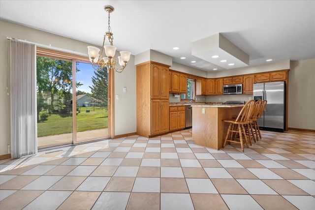 W2419 Falcon COURT, Appleton, WI 54915