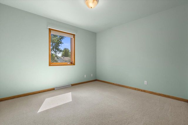 W2419 Falcon COURT, Appleton, WI 54915