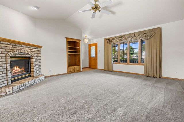 W2419 Falcon COURT, Appleton, WI 54915