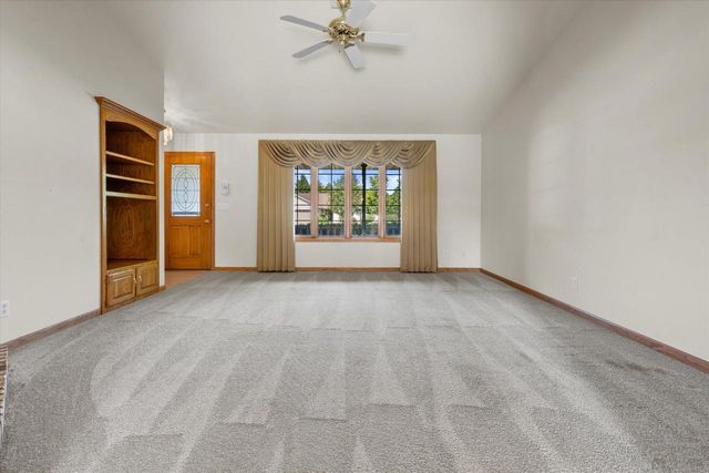 W2419 Falcon COURT, Appleton, WI 54915