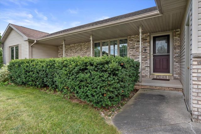W2419 Falcon COURT, Appleton, WI 54915