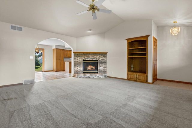 W2419 Falcon COURT, Appleton, WI 54915