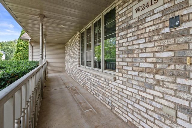 W2419 Falcon COURT, Appleton, WI 54915
