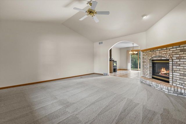 W2419 Falcon COURT, Appleton, WI 54915