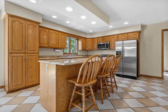 W2419 Falcon COURT, Appleton, WI 54915