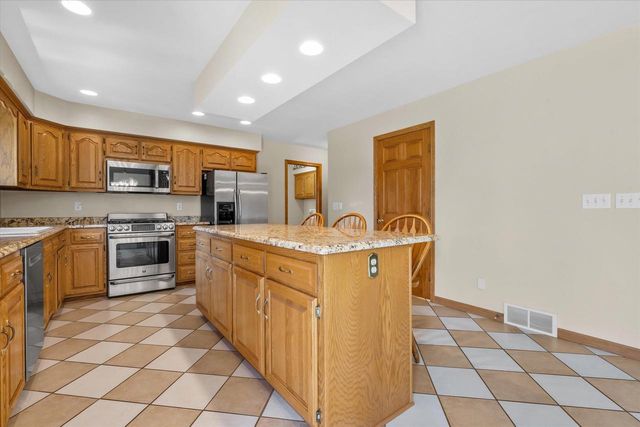 W2419 Falcon COURT, Appleton, WI 54915
