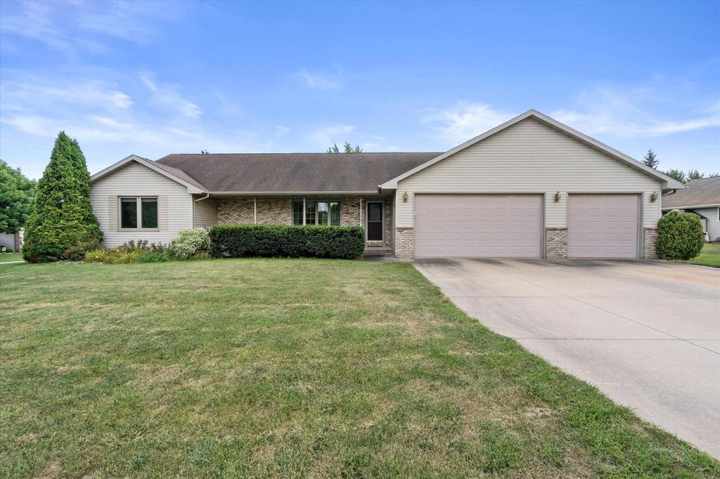 W2419 Falcon COURT, Appleton, WI 54915